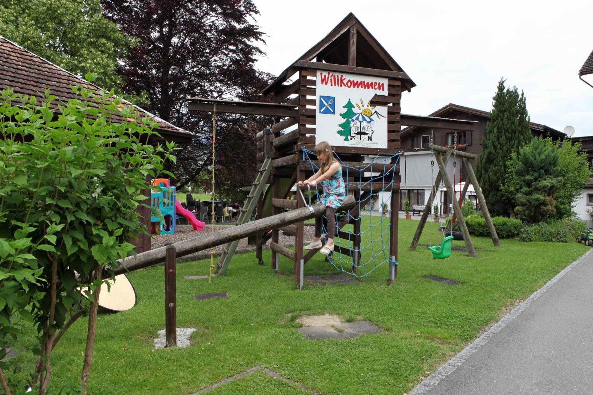 Hotel Bahnhof Giswil Exterior photo